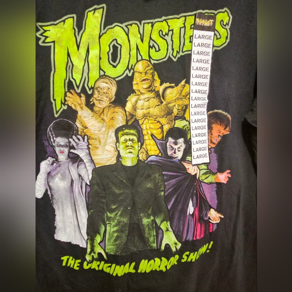 Universal Monsters Graphic T-Shirt LG - Picture 2 of 3